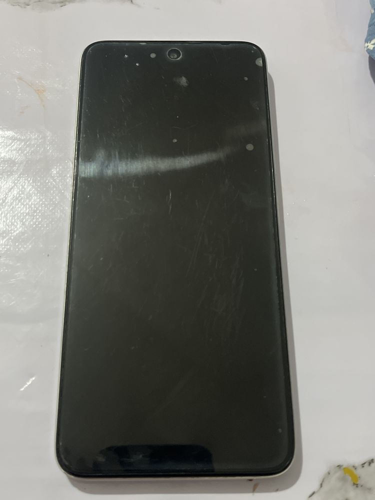 Продаётся телефон Redmi 12 256 гб.