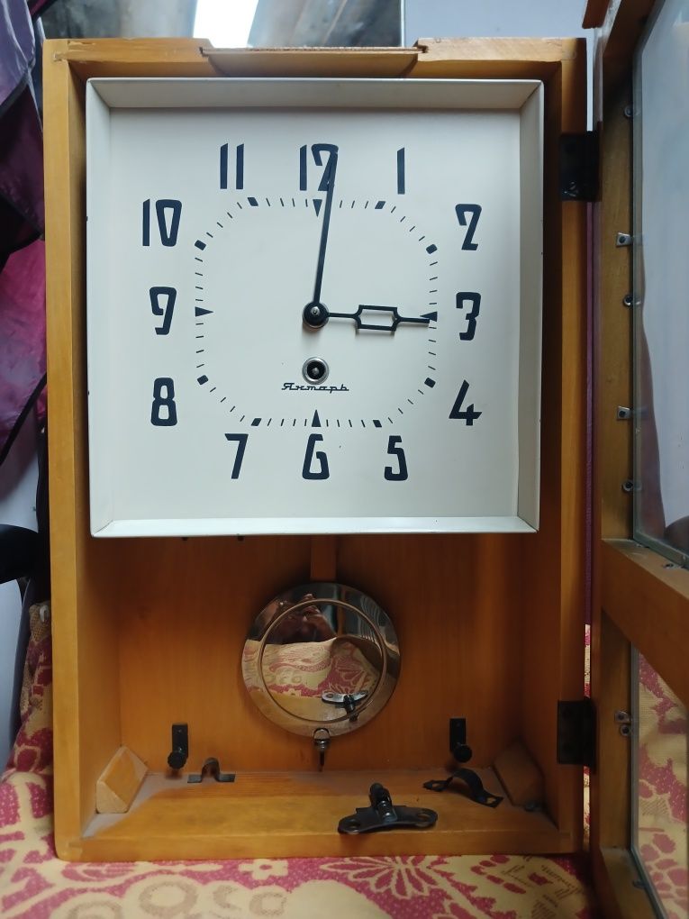 Продам часы настенные