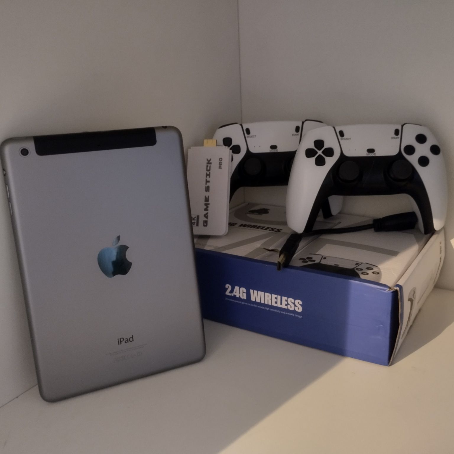iPad mini 2 + 2.4g игровой контроллер