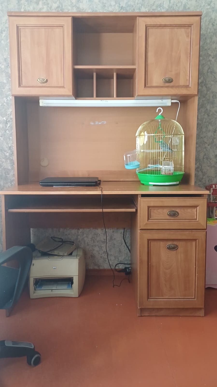 Компьютерный стол