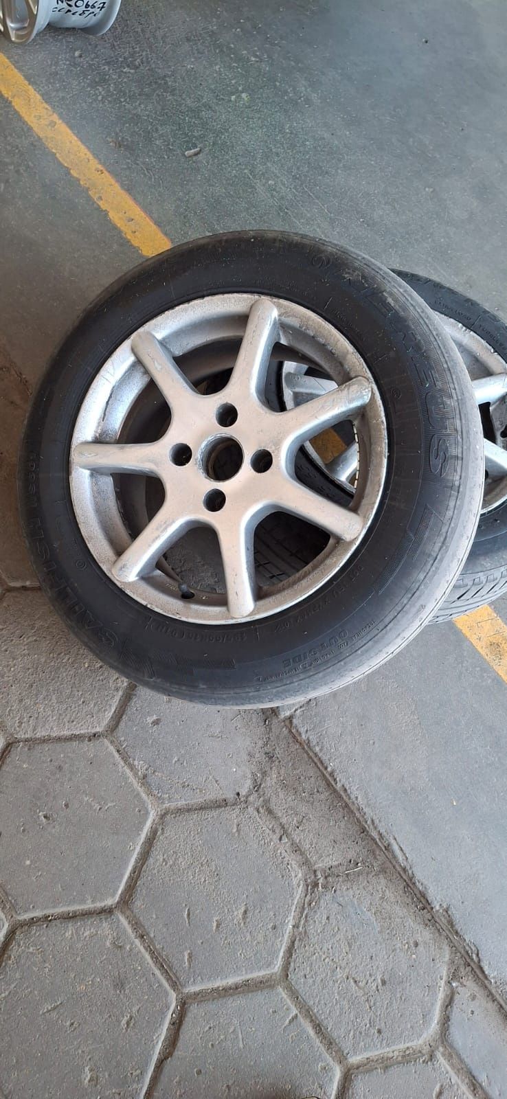 Продам летнюю резину