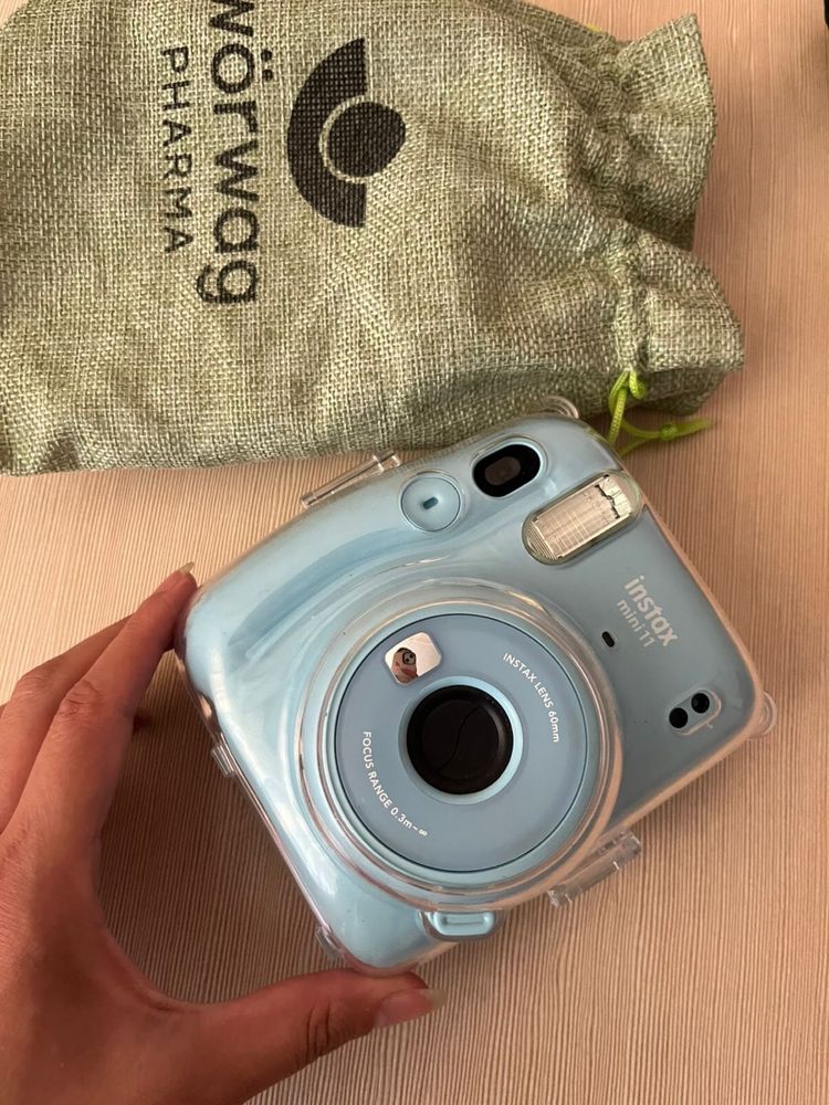 Продам Instax mini 11