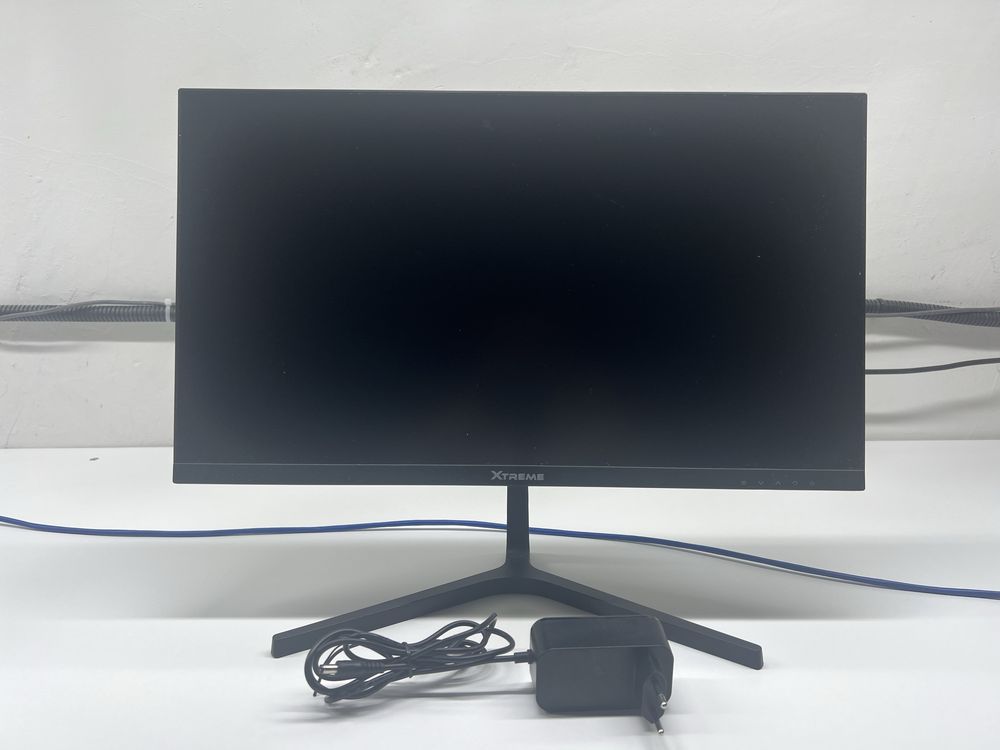 Монитор XTREON XT2253DE черный в отличном состоянии