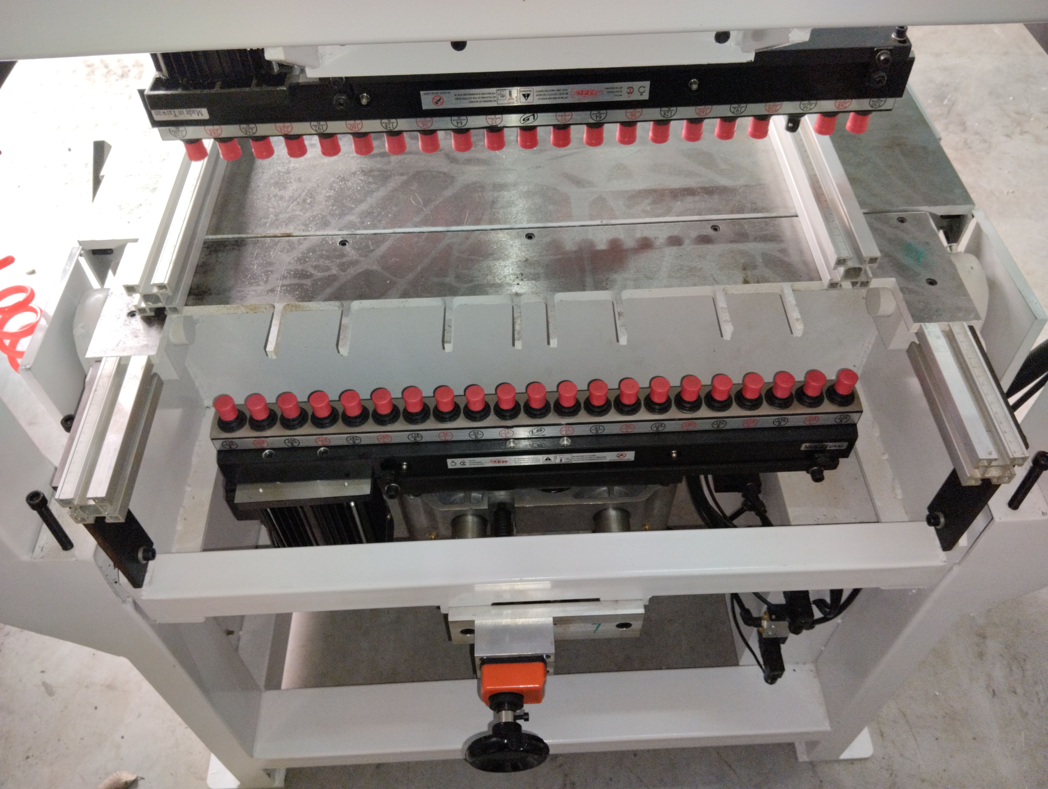 Сверлильно-присадочный станок DELTAMACHINERY DM Pro Line 21W
