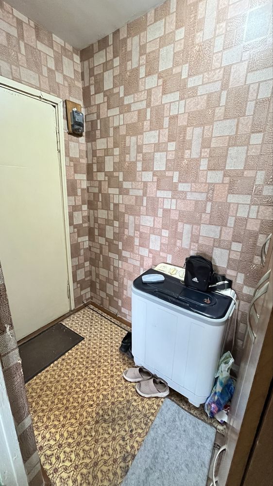 Продам 1км кв по ул. Сатпаева.