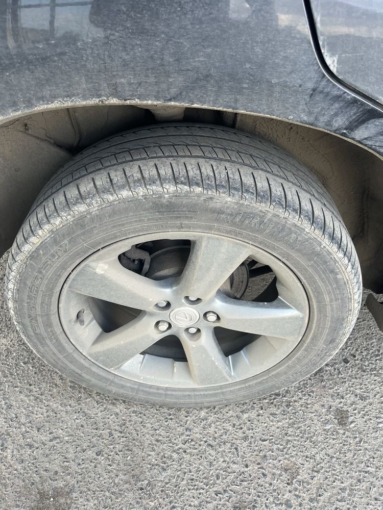 продам летние шины на r18