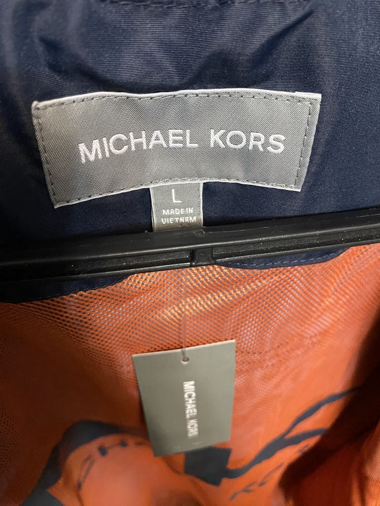 Продам   мужскую брендовую куртку Michael Kors