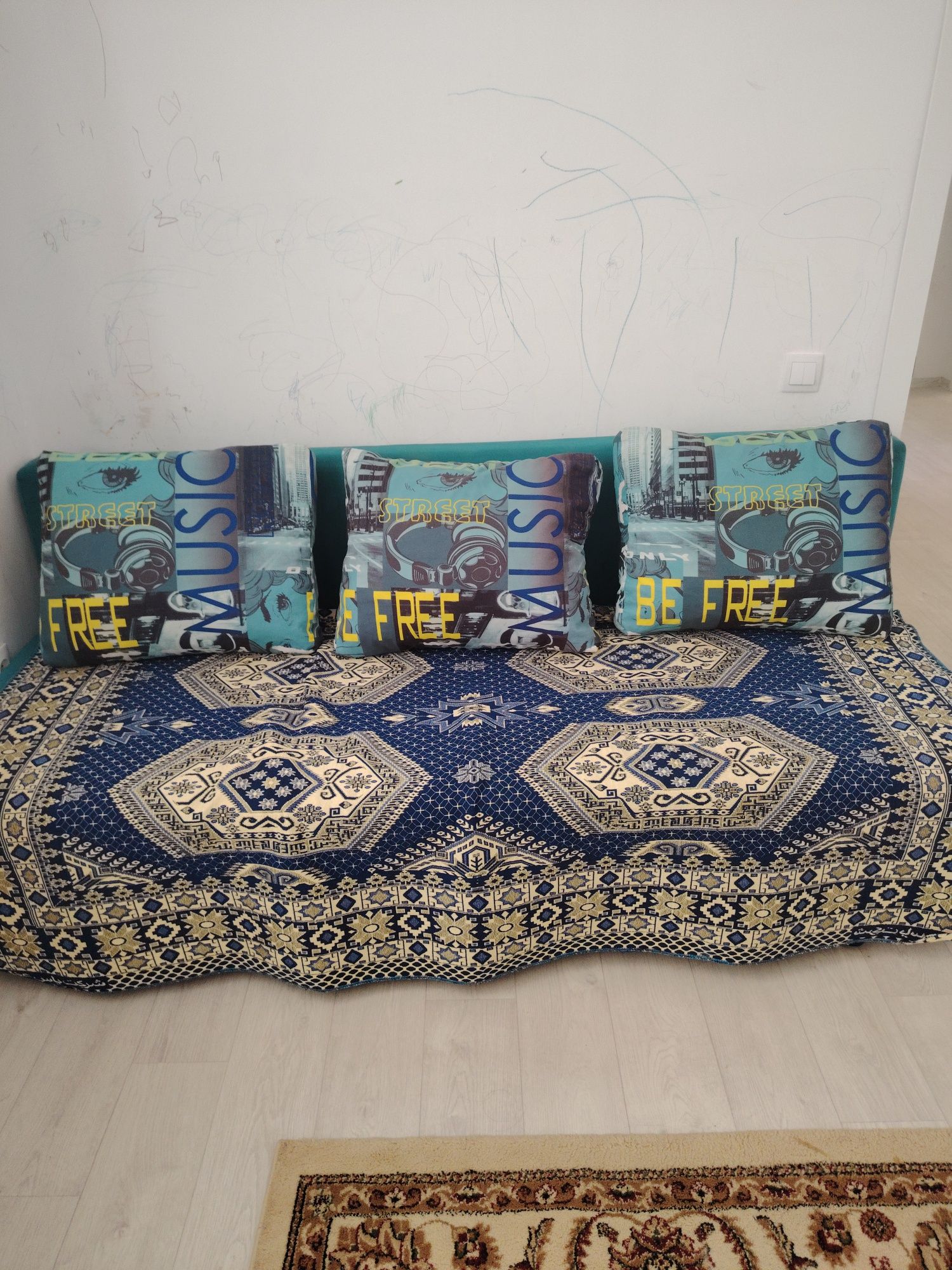 Продам диван. Хорошем состояние, бу