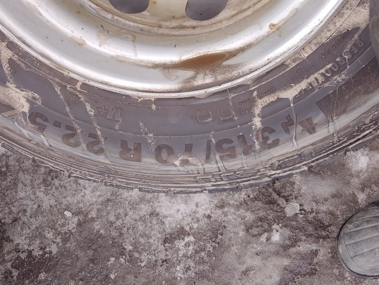 Продам шины на грузовой транспорт