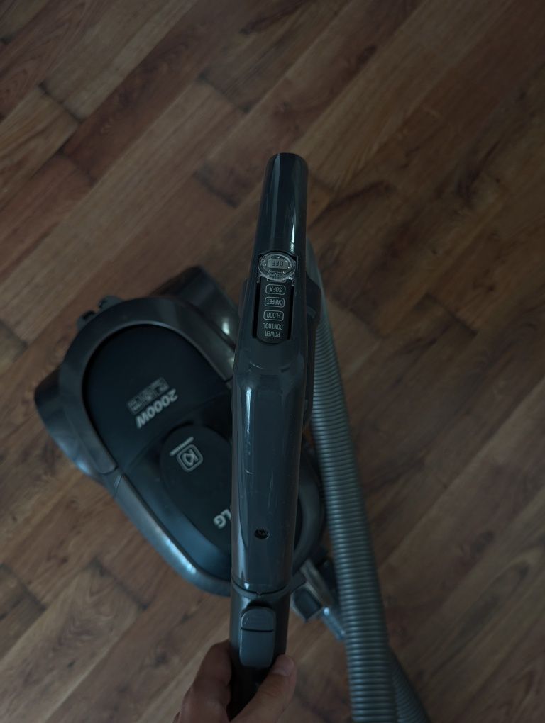 Пылесос LG.     .
