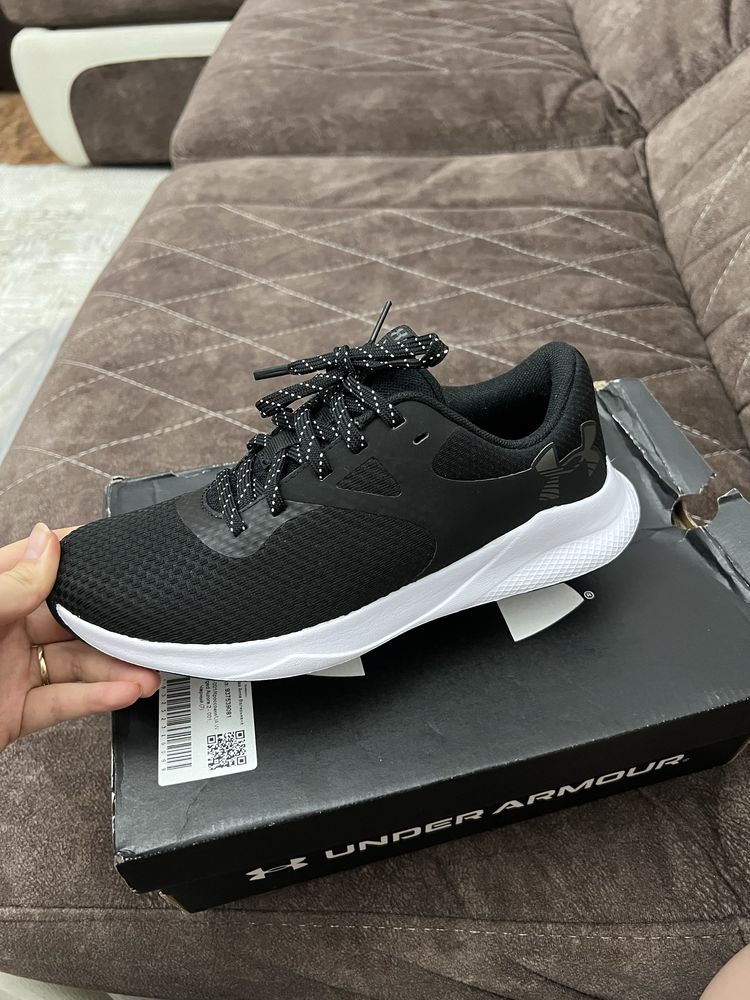Кроссовки under armour