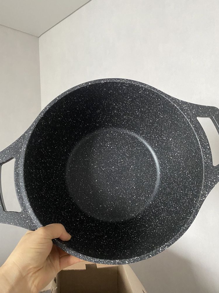Продам новый казан с крышкой