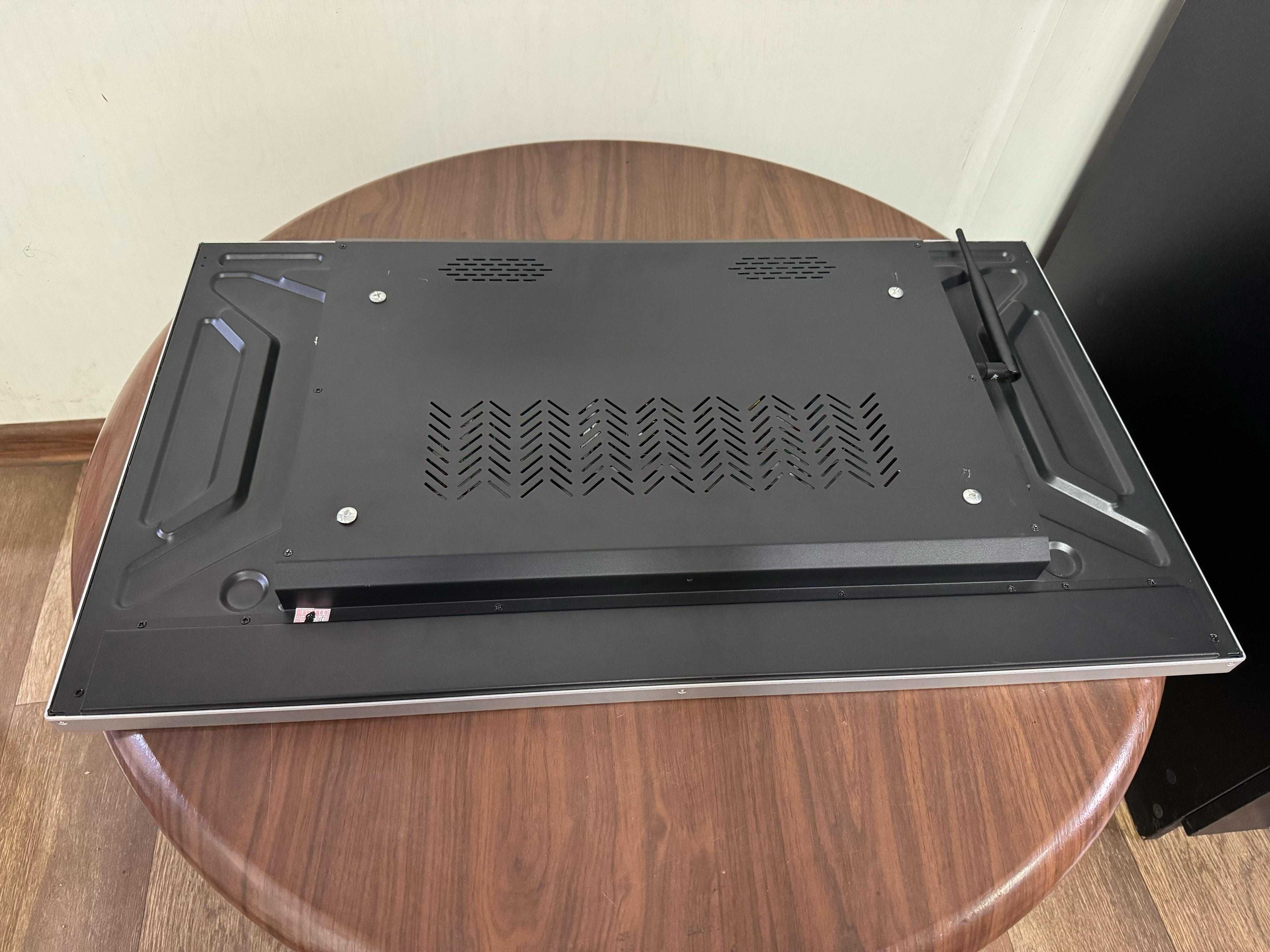 Монитор для рекламы 32" Android, WiFi, 4G, удаленное управление