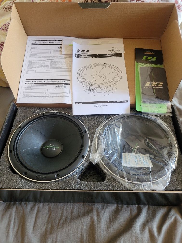 Продам динамики НОВЫЕ Deaf bounce M67AC 300w СРОЧНО