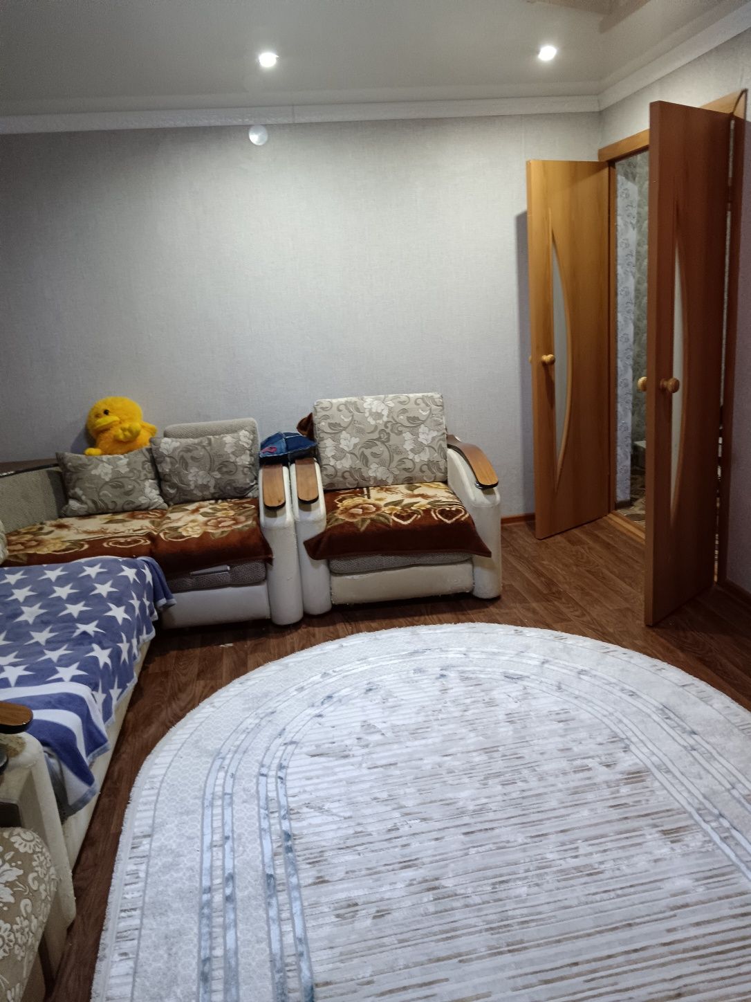Сдам посуточно и по часам 2 ух. комн. квартиру в Алге