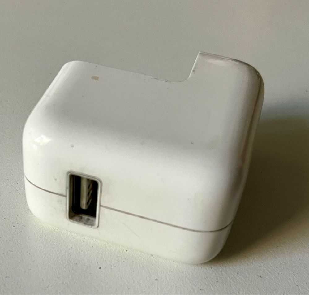Адаптер для зарядного устройства Apple. Оригинал