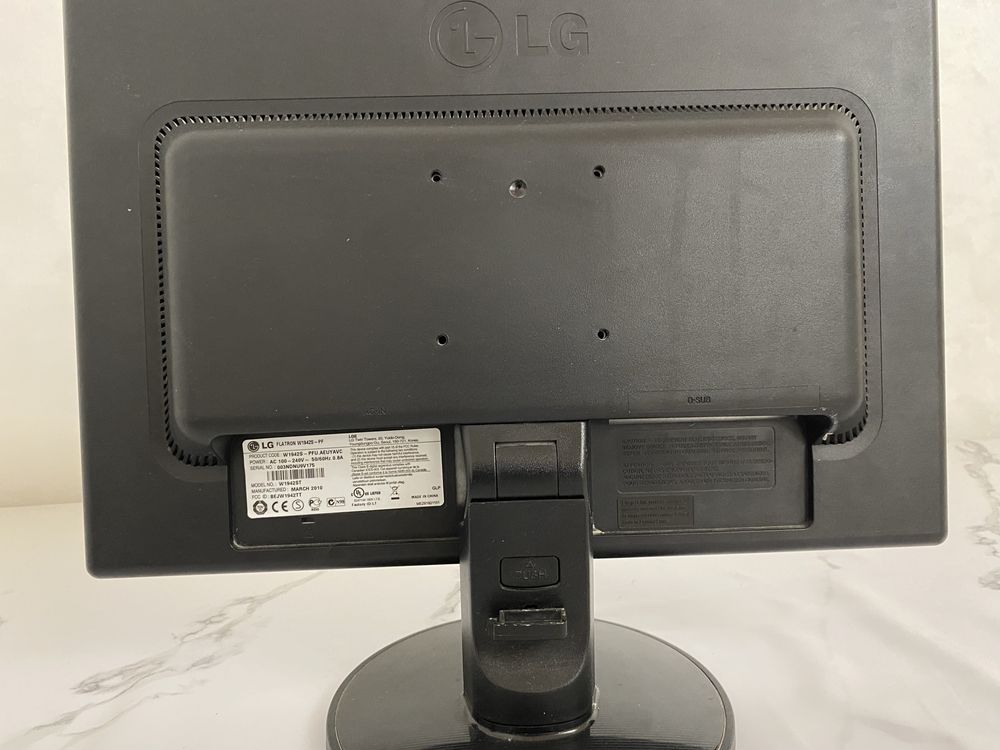 монитор LG Flatron W1943SE — 18.5”
