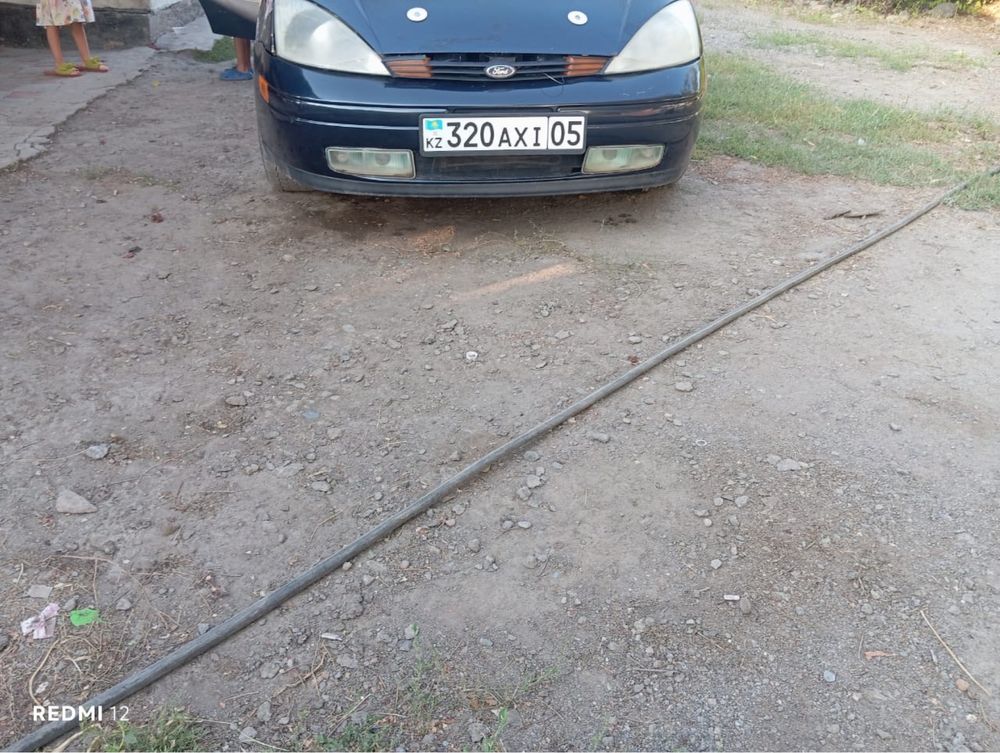 Продам машину форд