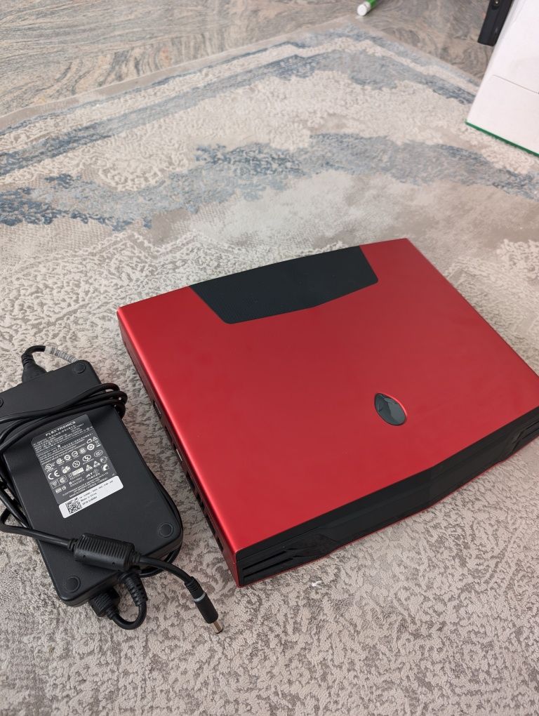 Dell alienware 17 дюймов