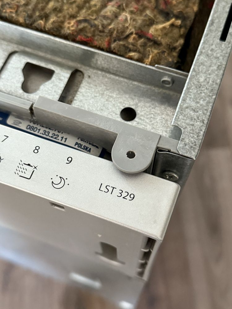 Посудомоечная машина Hotpoint Ariston LST329