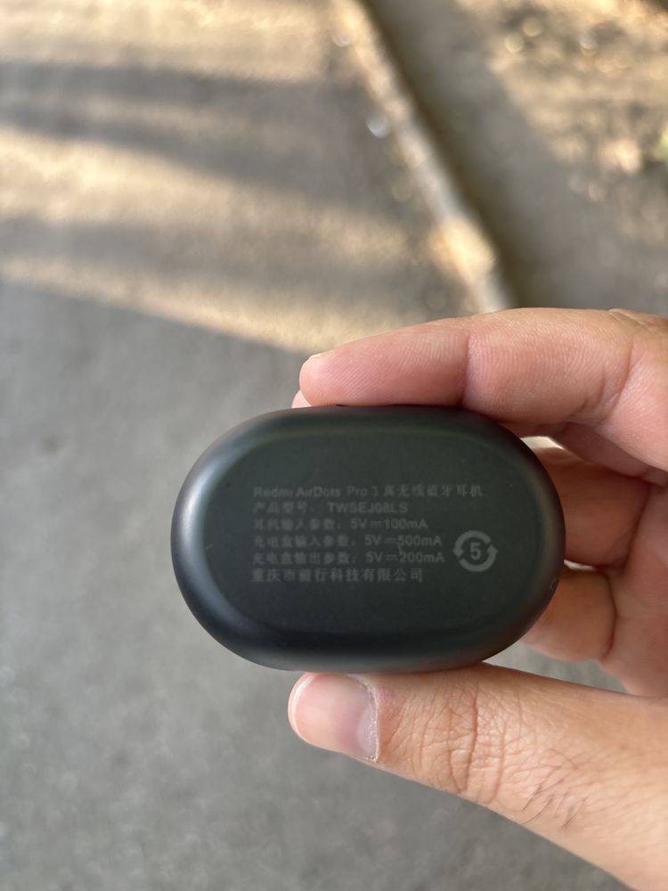 Продам наушники redmi airdots pro 3 вместе с оргинал зарядкой
