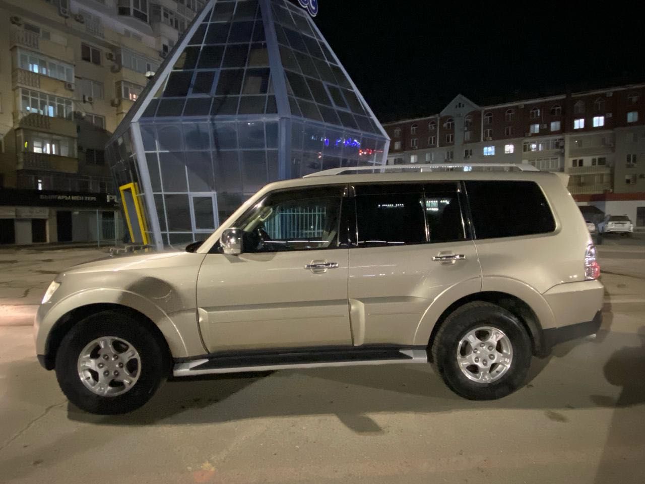 Mitsubishi Pajero 4