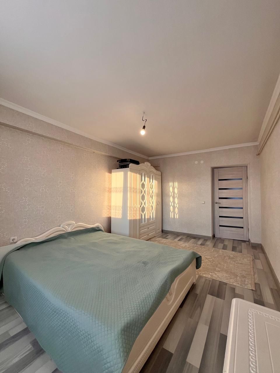 Продам 3-комнатную квартиру с ремонтом и мебелью. Аль-Фараби 40. КШТ.