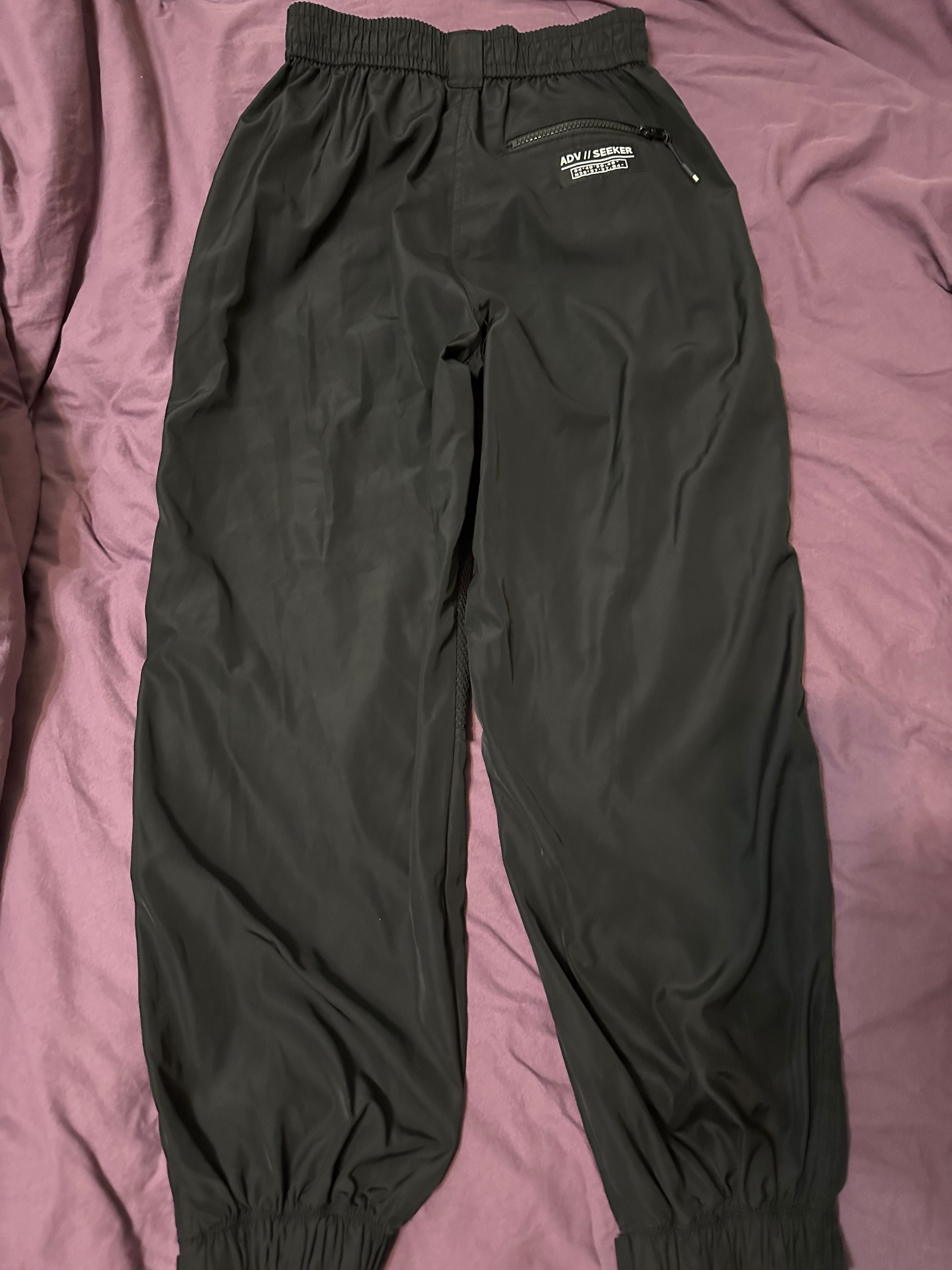 Джоггеры женские Bershka