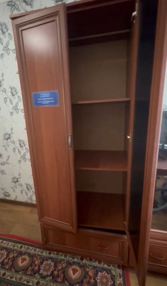 Отдам даром шкафы.Разобрать и вывести самому .Район Ремзовод