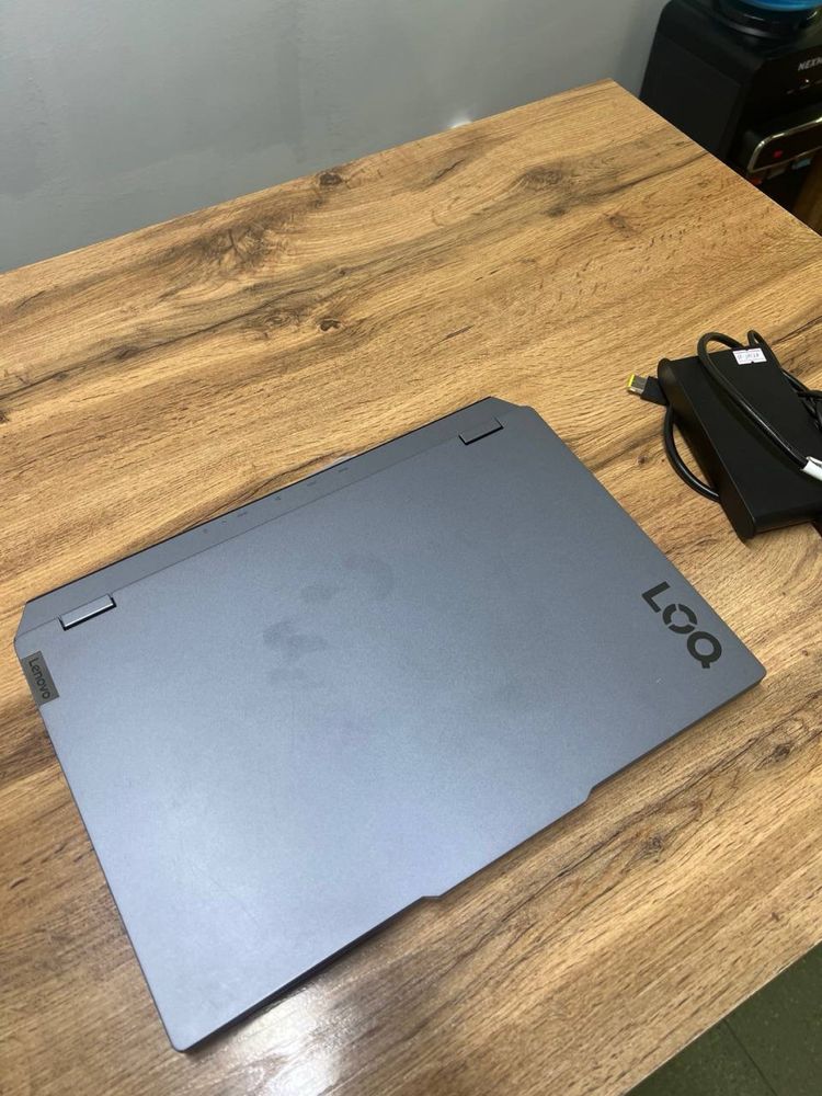 Lenovo LOQ AMD Ryzen 7-7
