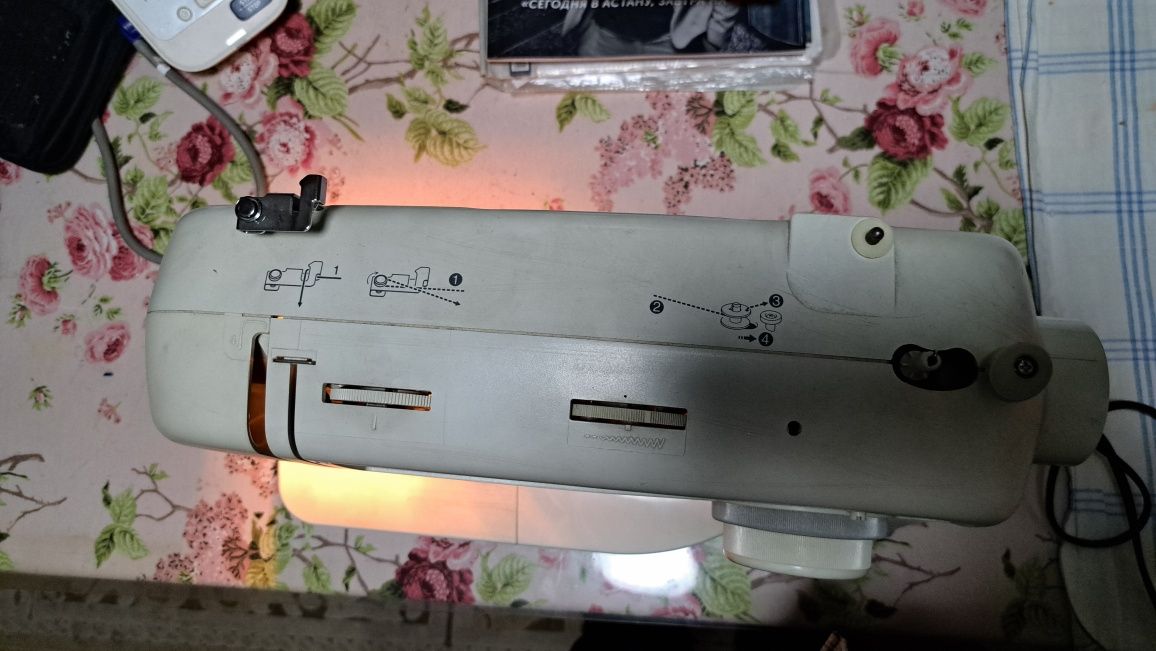 Машинка швейная электрическая с педалью. Brother xl-2600