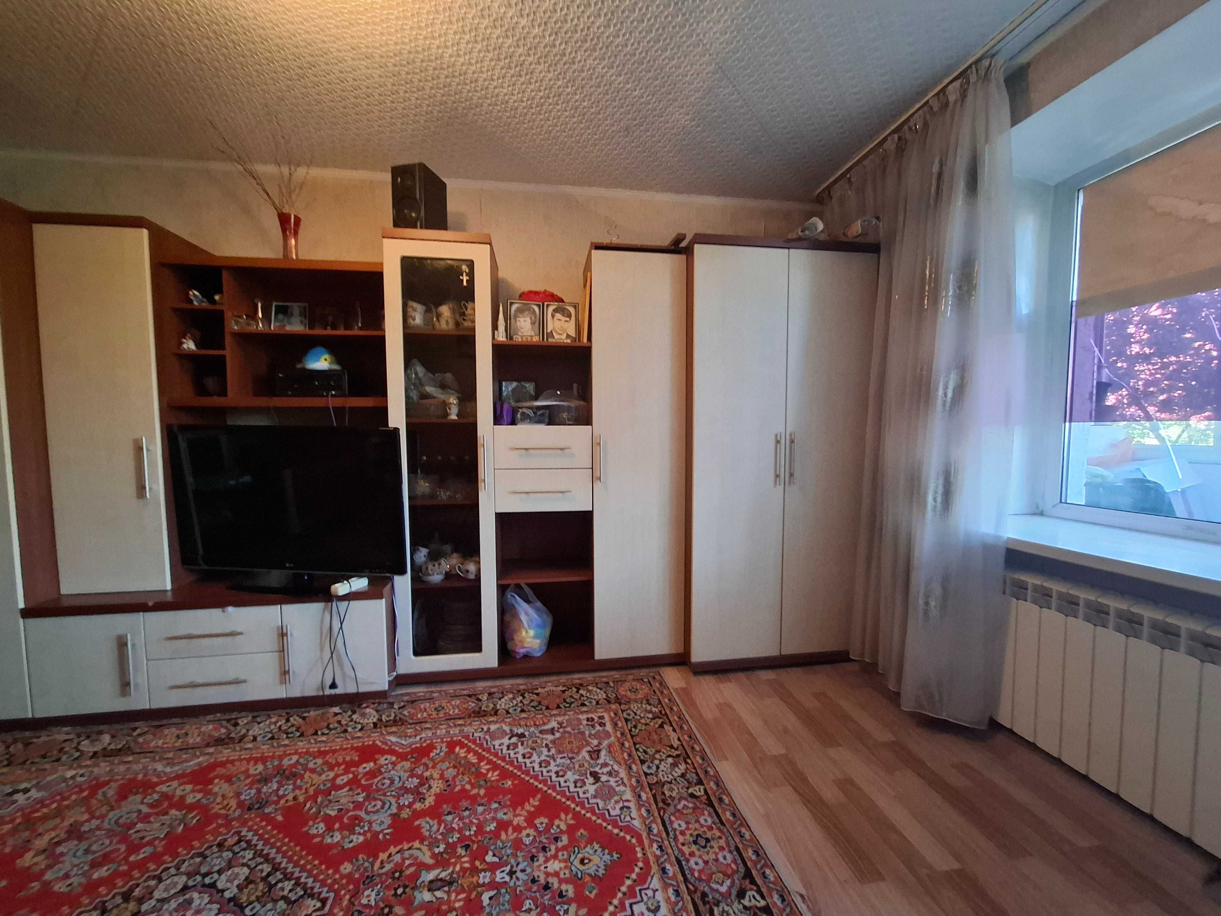 Теплая и уютная 1 ком. квартира 18мкр.дом8 подъезд и этаж средний.
