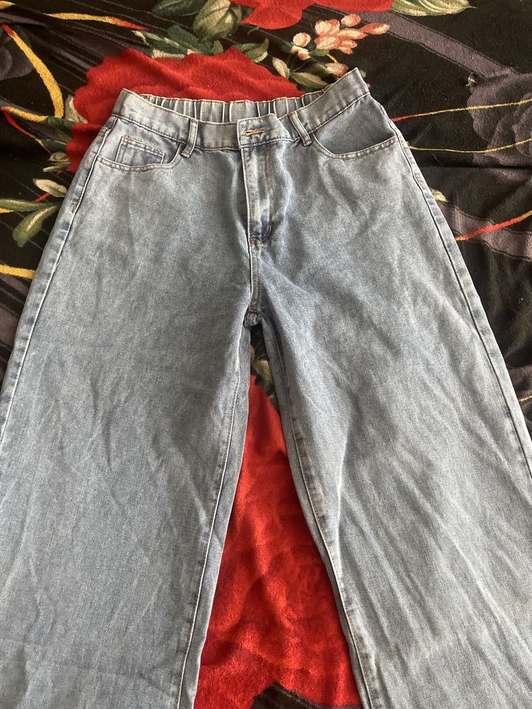 Женские джинсы.новые .за 3500.