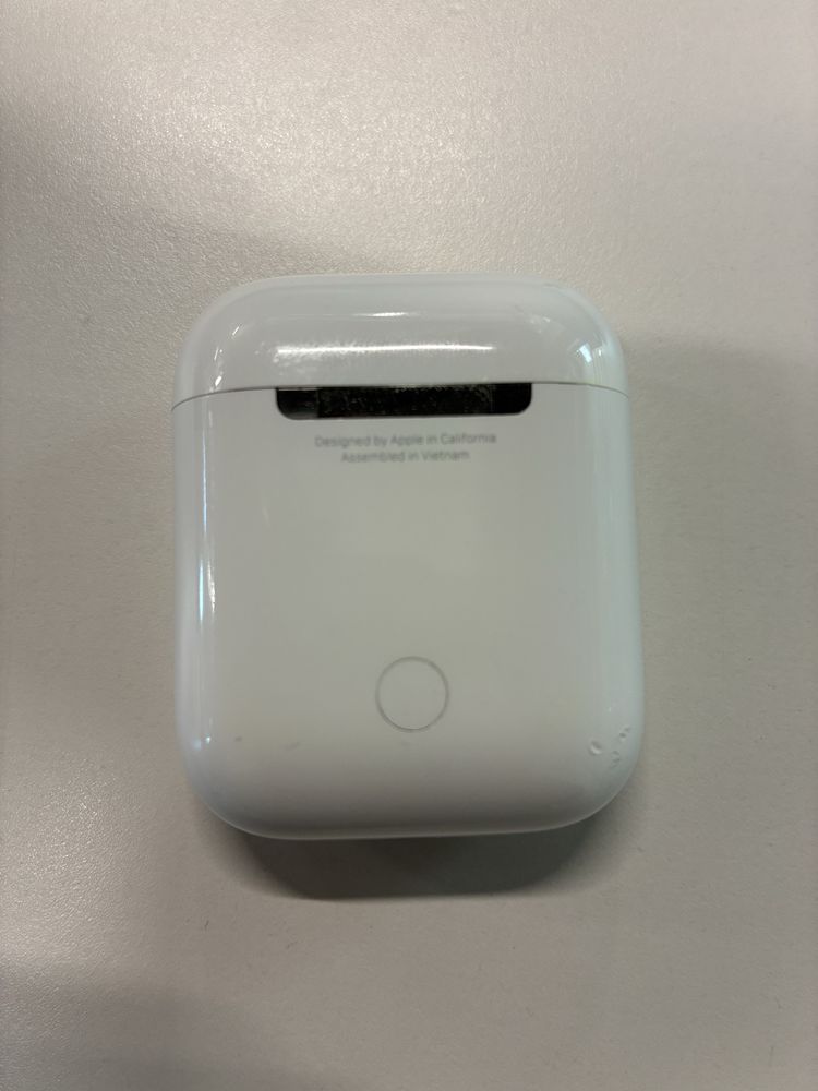 Продам AirPods 2 поколения