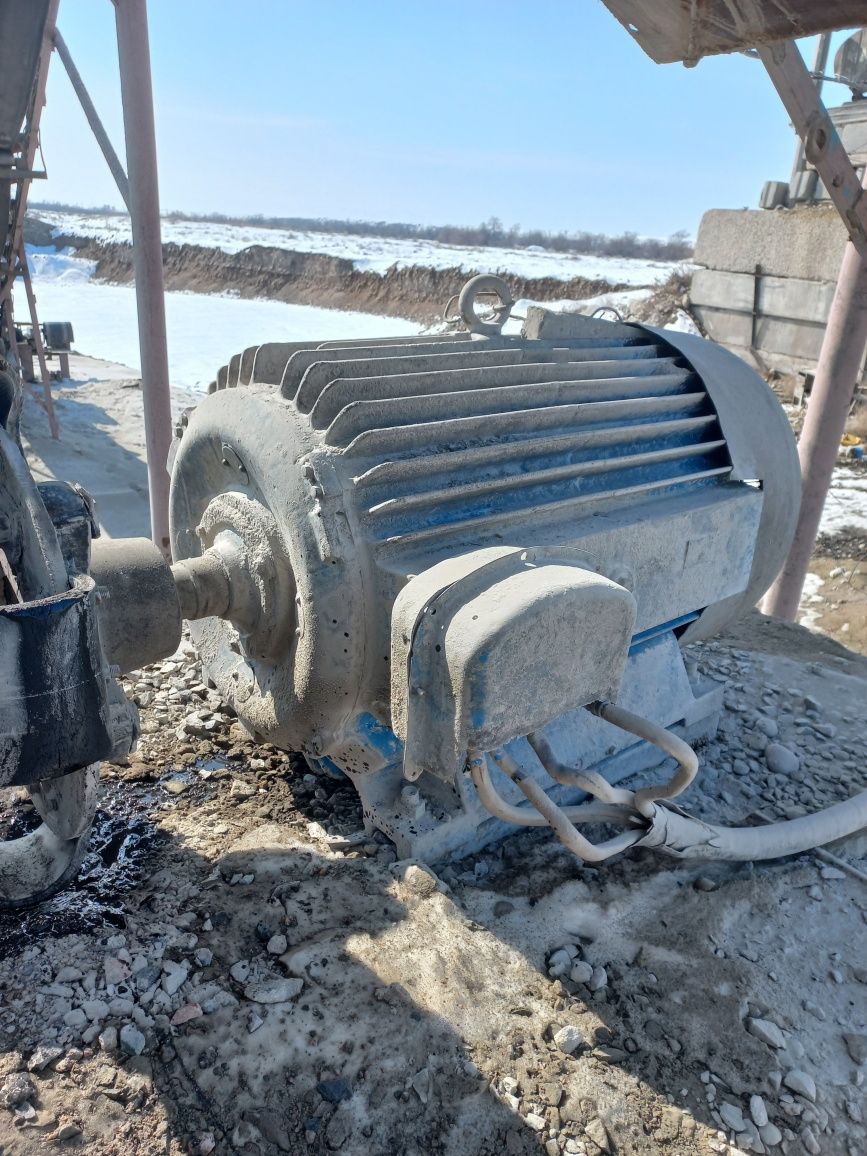 электродвигатель 160 kw. 750 оборот