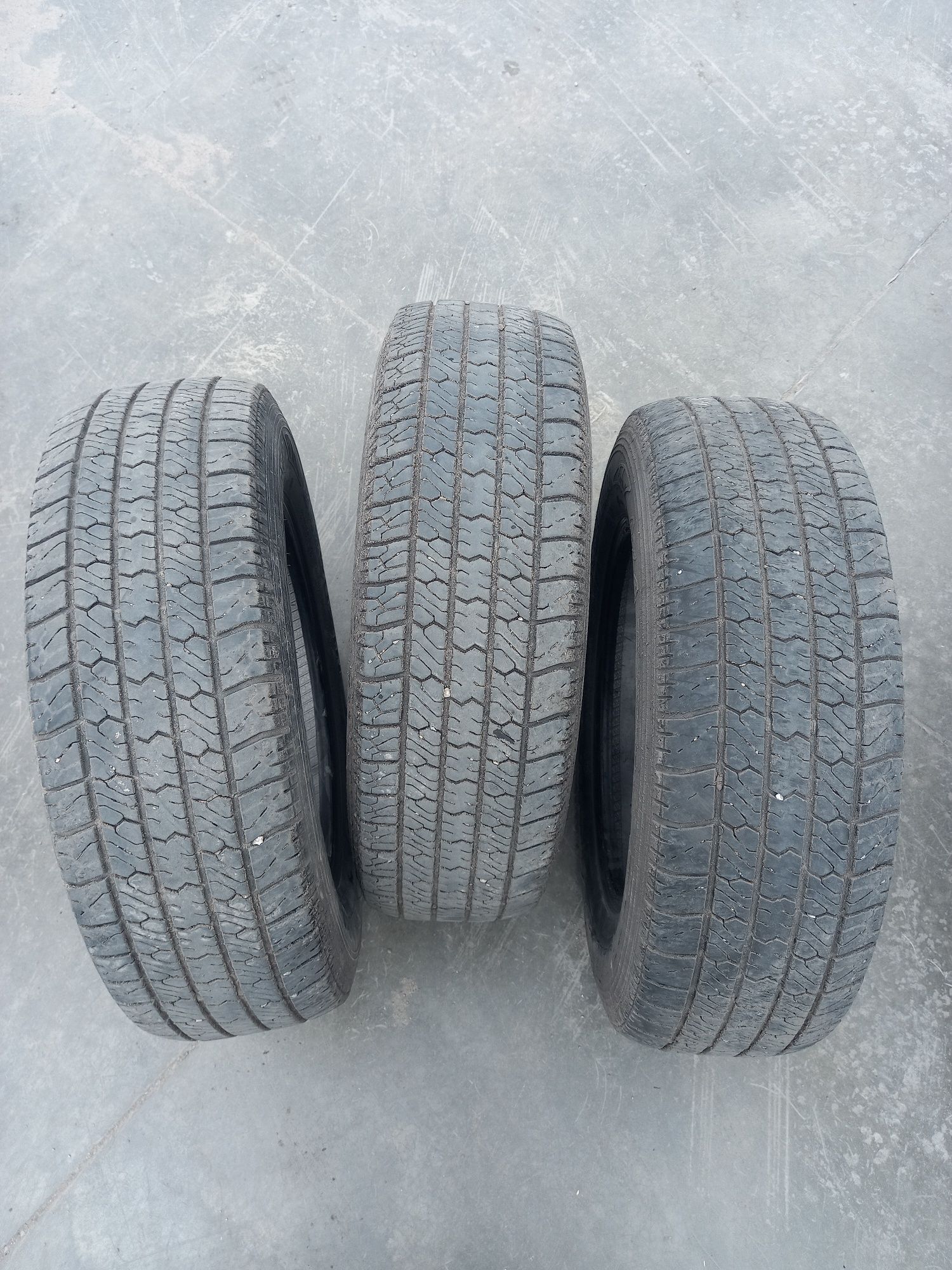 Продам резину 205.70 r15