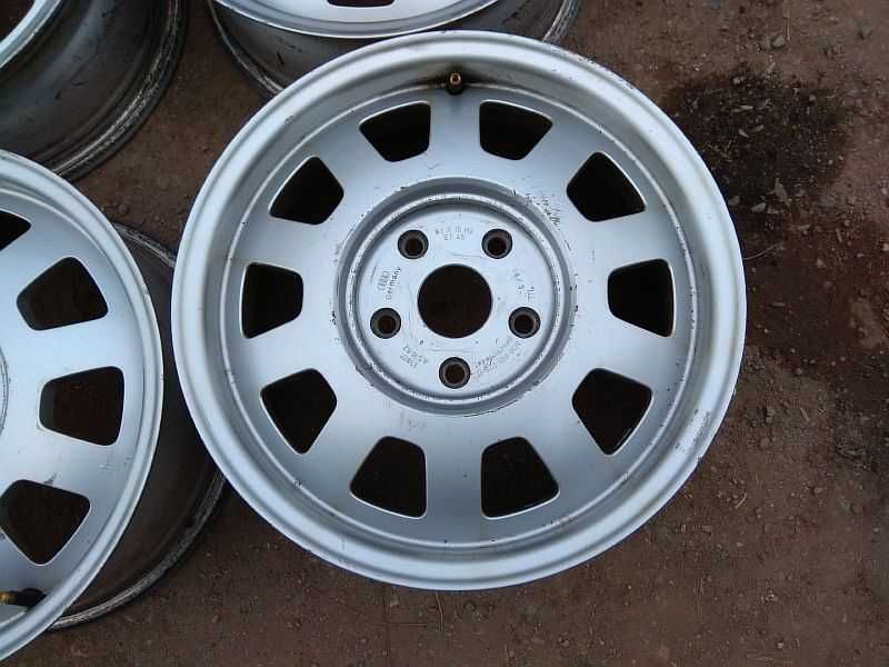 Продам оригинальные легкосплавные диски R15 на Ауди 100