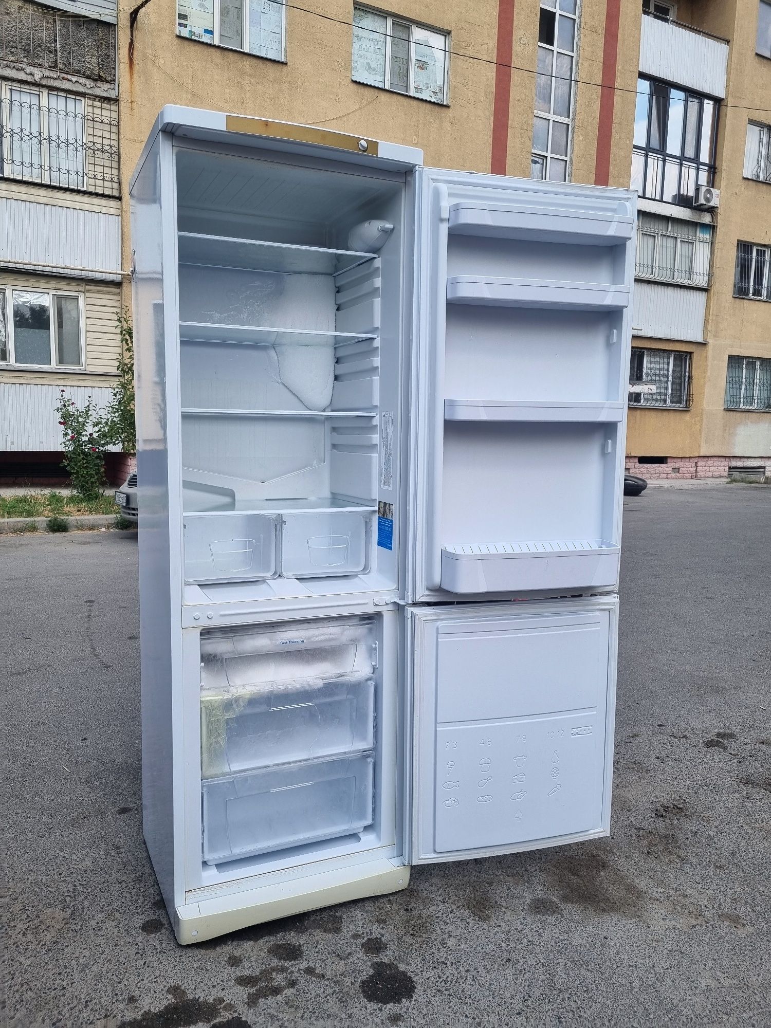 Холодильник INDESIT