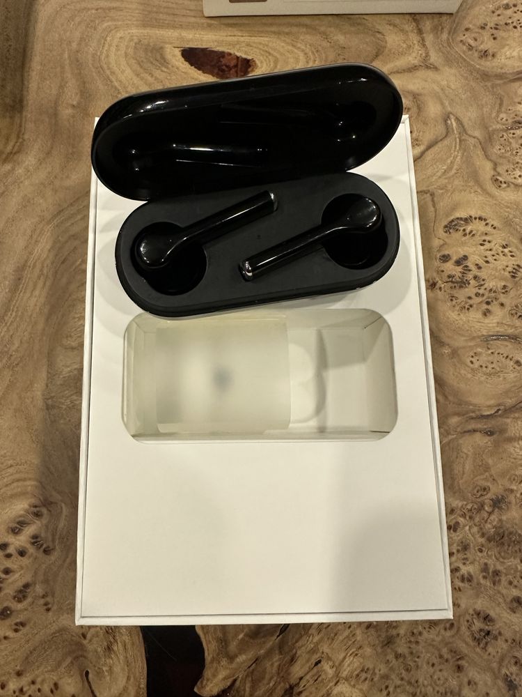 Продам наушники Huawei Free Buds 3i