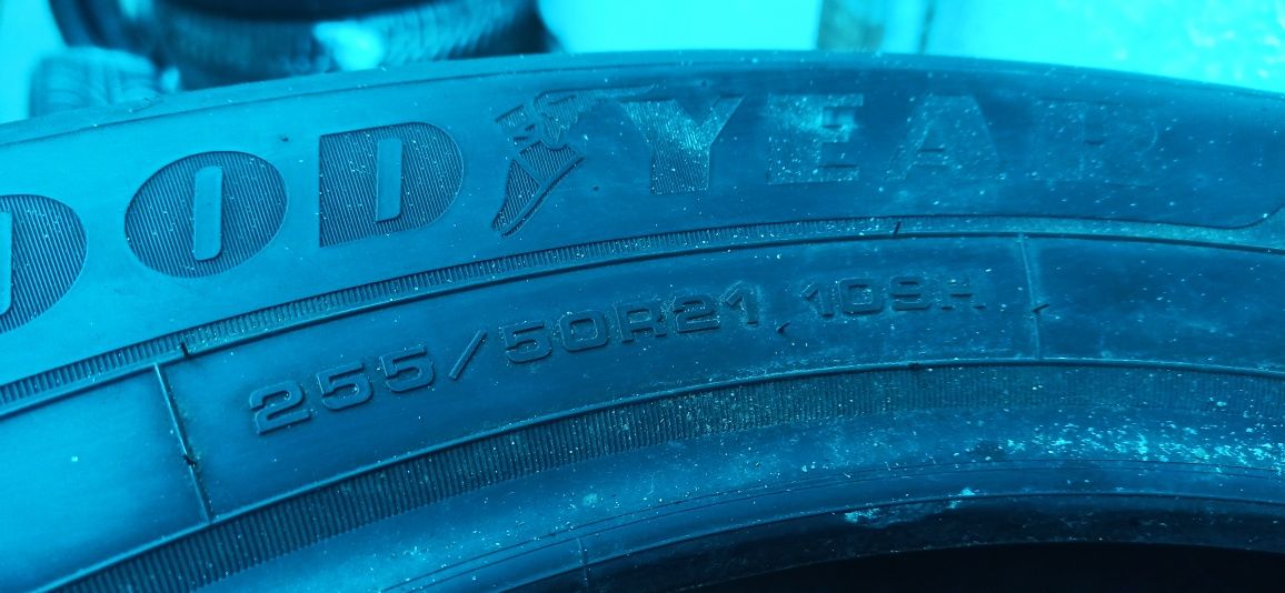 Шины 255/50 R21 Good year из Германии