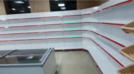 Стеллажи, полк, витрины для магазинов
