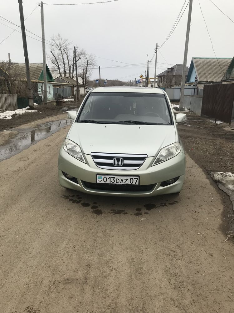 Продам хонда fr-v 2005 года