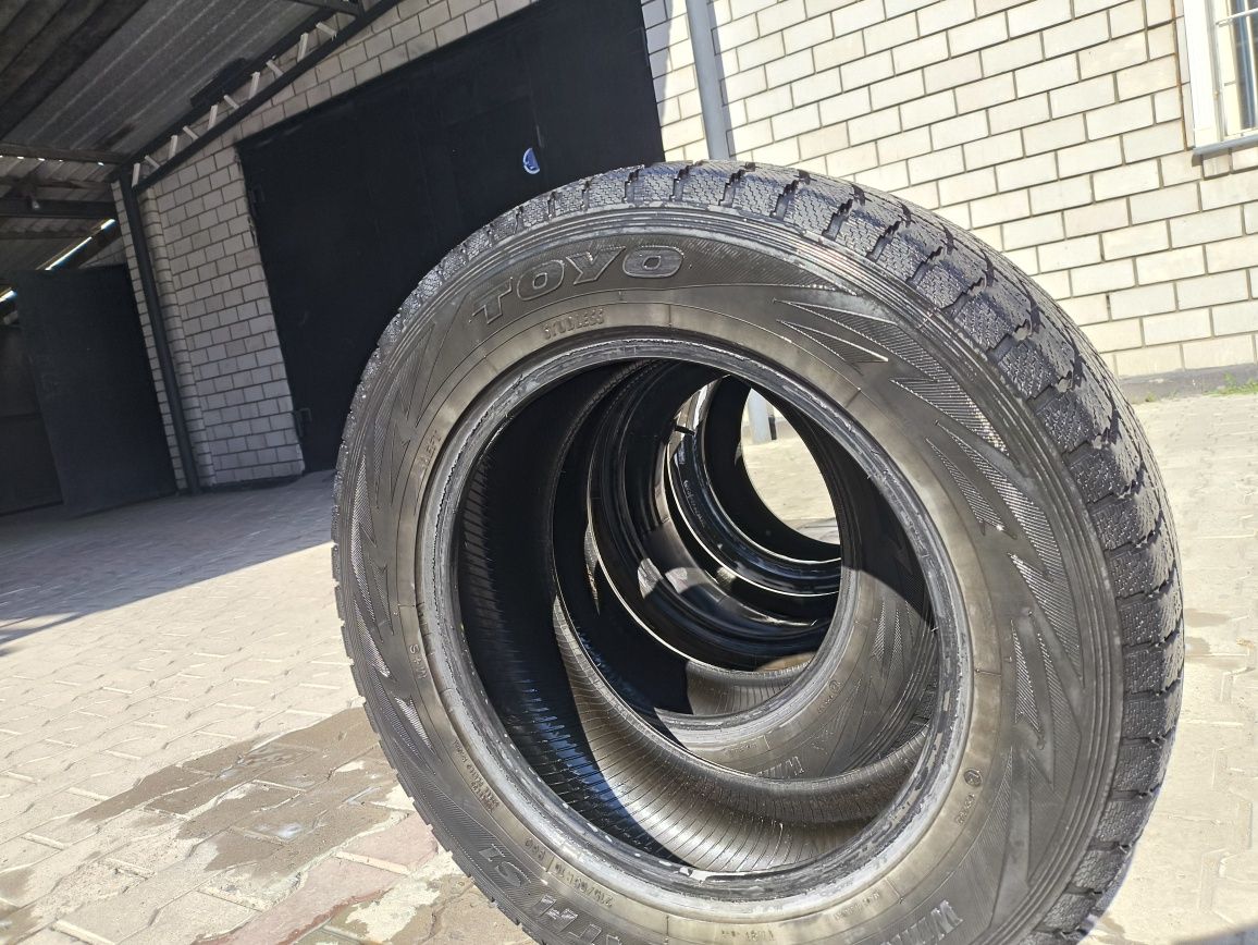 Шины  R16 215/65/16 липучка