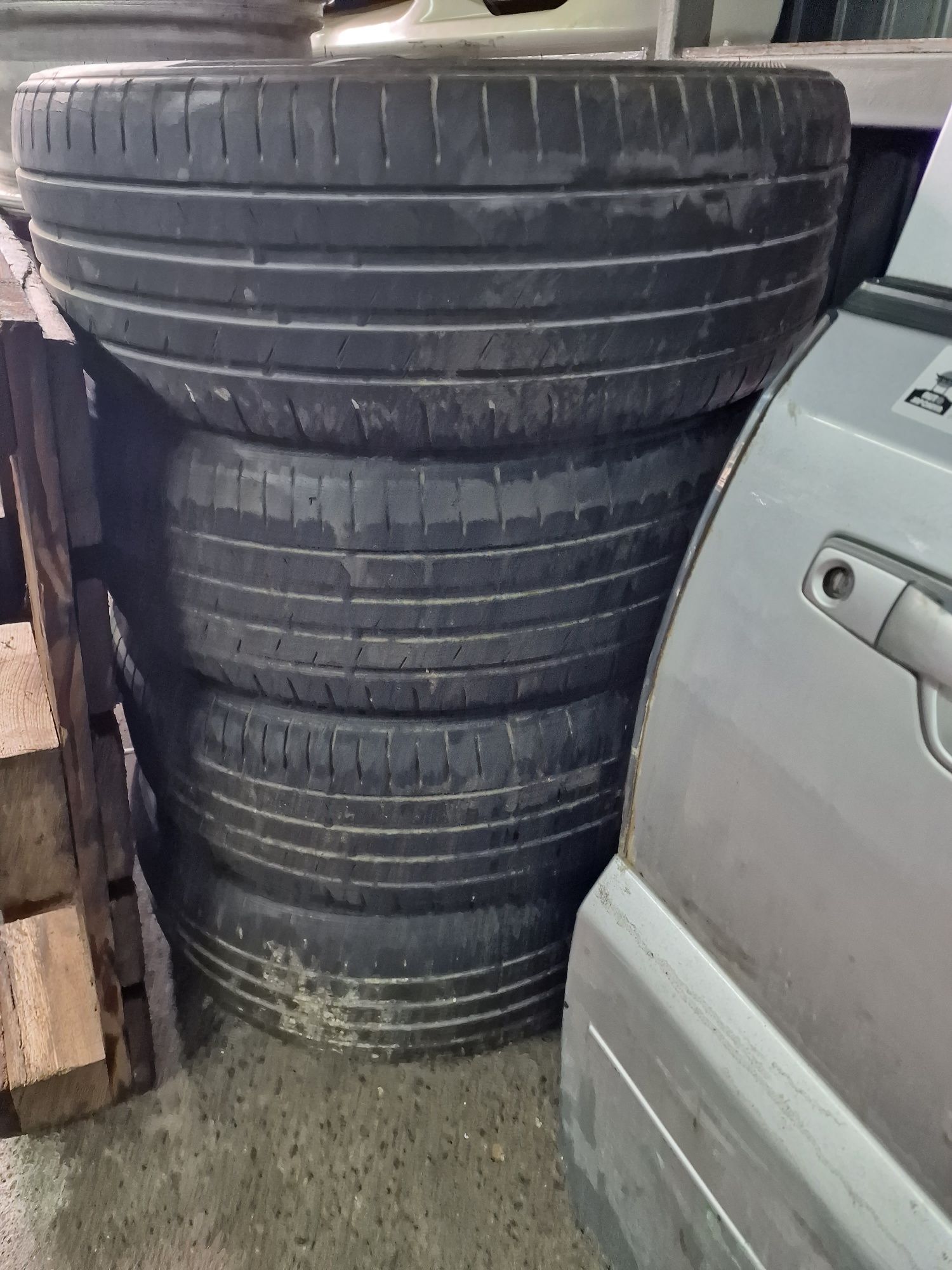 Продаю Диски R18 c резиной 215\45 R18 б/у Original 5-114