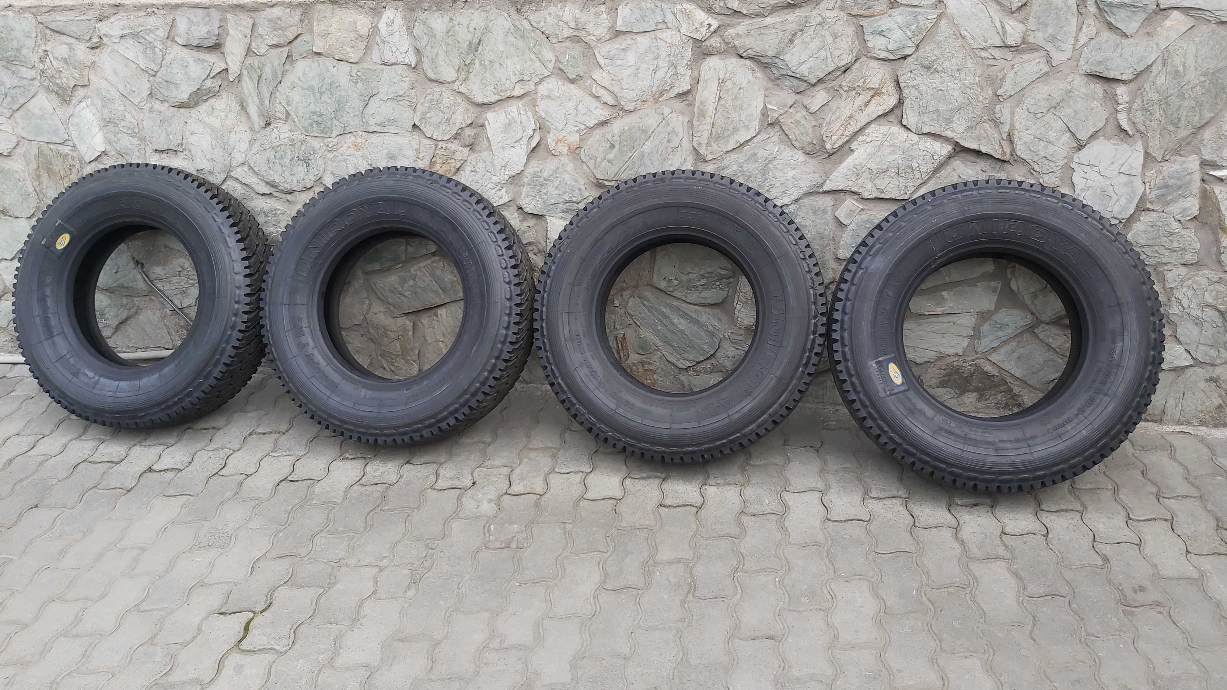 Комплект резины UNIROYAL 225/75 R17.5