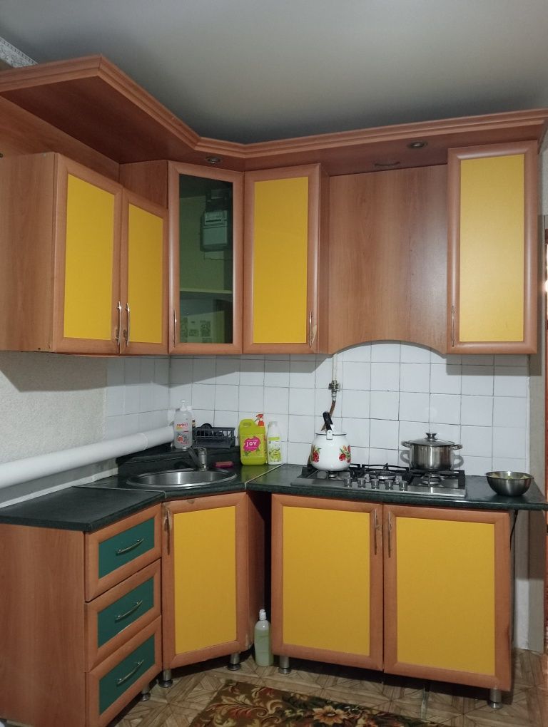 Продам кухонный гарнитур б/у