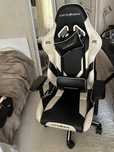 продам игровой стул dxracer