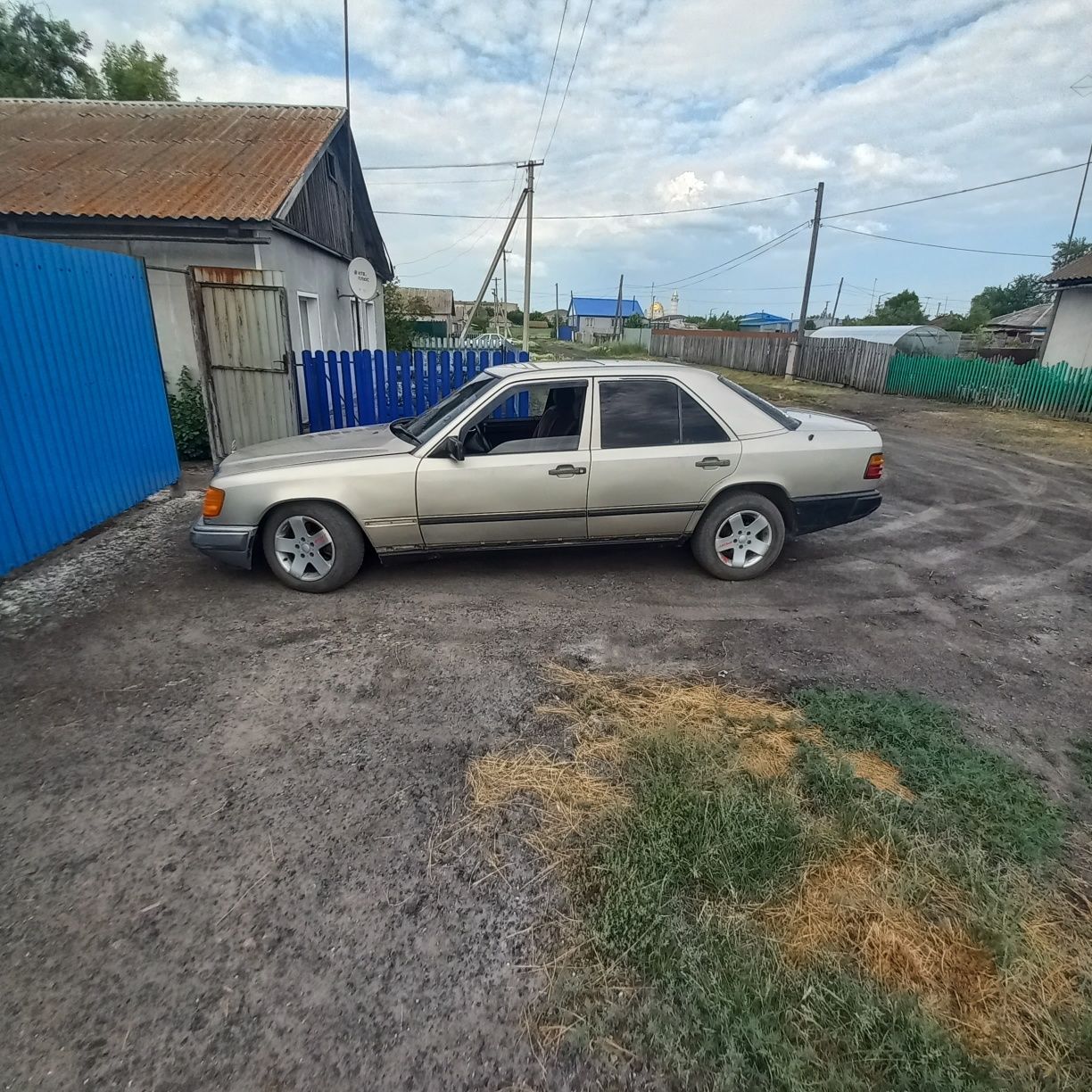 Продам мерседес 124 ешка