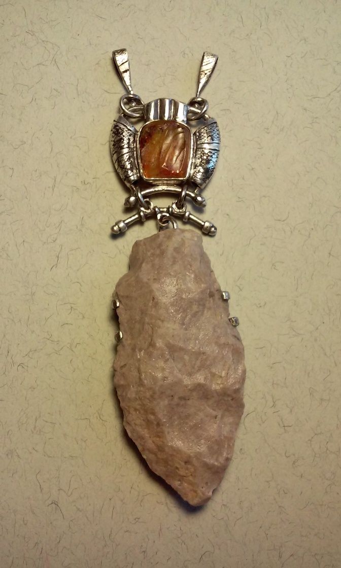 Украшения из серебра, камня, кости