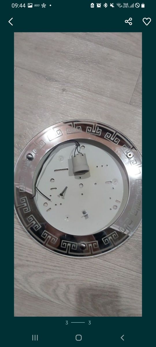 Продам люстру материал железо стекло.